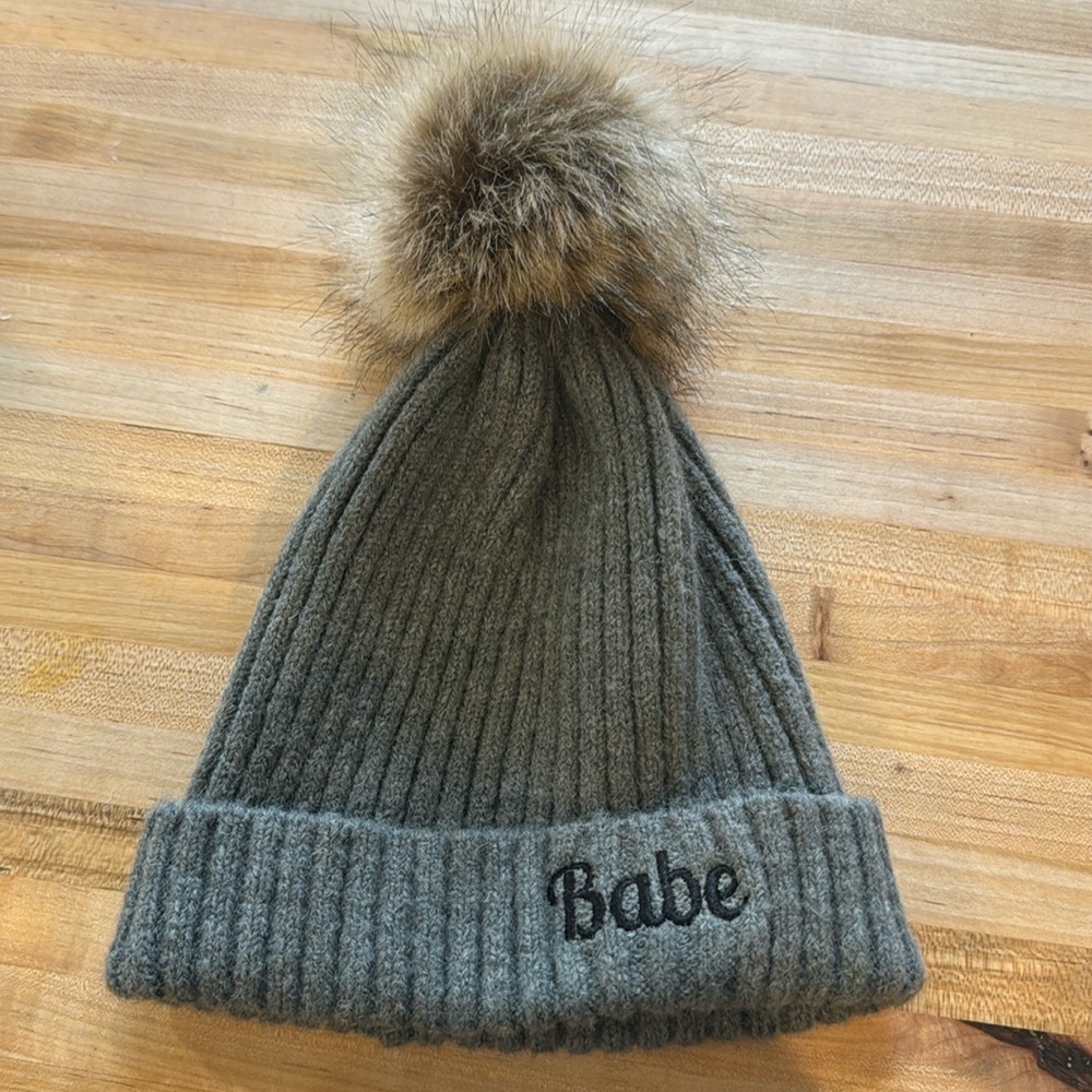 Excellent condition beenie